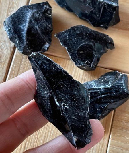 Obsidiana cruda