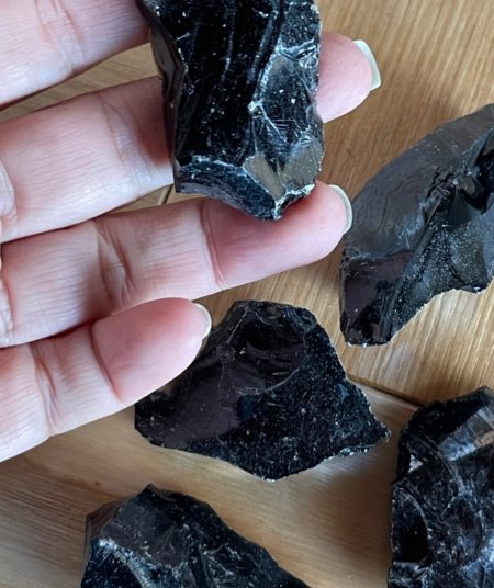 Obsidiana cruda